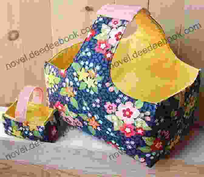 Storage Basket Made Of Patterned Fabric Fat Quarter: Vintage: 25 Projects To Make From Short Lengths Of Fabric